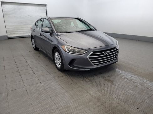Used 2018 Hyundai Elantra SE w/ SE Connectivity Package 04 FWD image 13