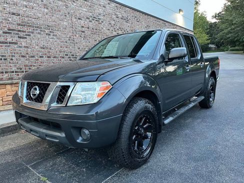 Used 2014 Nissan Frontier SV RWD image 1