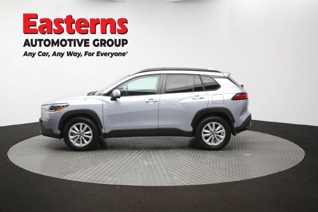 Used 2022 Toyota Corolla Cross LE AWD/4WD image 58