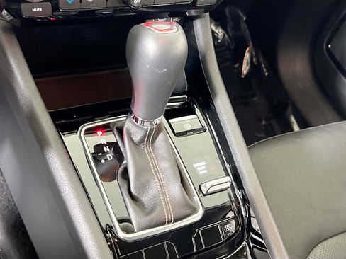 Used 2022 Jeep Compass Limited image 16