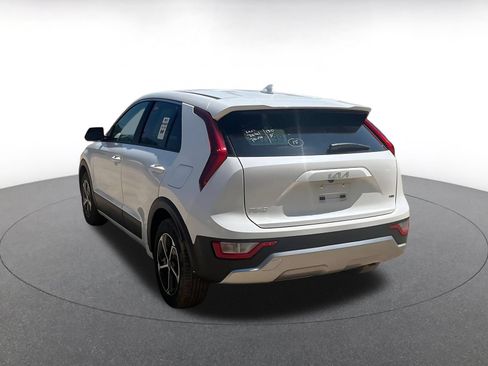 Used 2026 Kia Niro LX FWD image 12