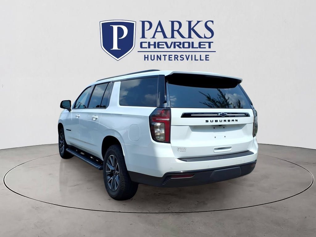 Certified 2023 Chevrolet Suburban Z71 w/ Luxury Package AWD/4WD image 30