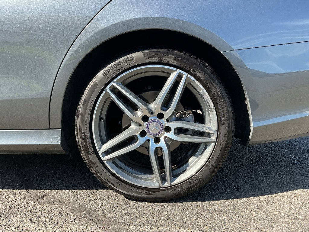 Used 2017 Mercedes-Benz E 300 4MATIC image 7