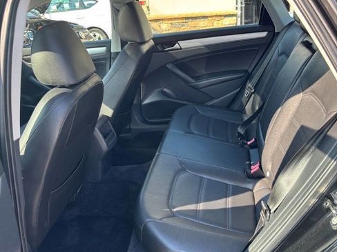 Used 2012 Volkswagen Passat 2.5 SE image 10