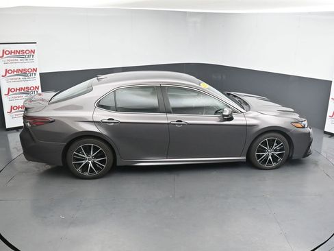 Used 2024 Toyota Camry SE FWD image 31