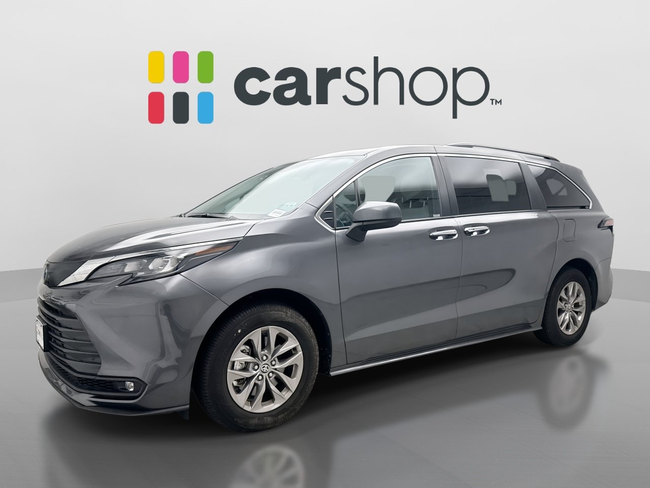 Used 2025 Toyota Sienna XLE AWD/4WD image 1