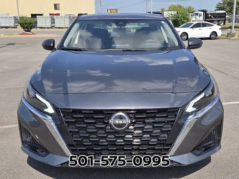 Used 2024 Nissan Altima 2.5 SV FWD image 5