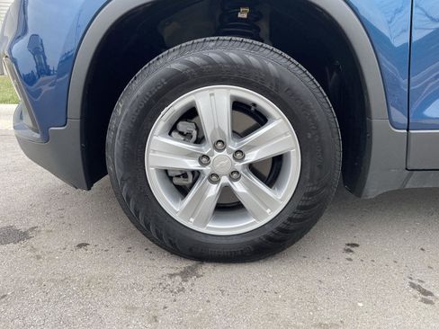 Used 2020 Chevrolet Trax LT image 19
