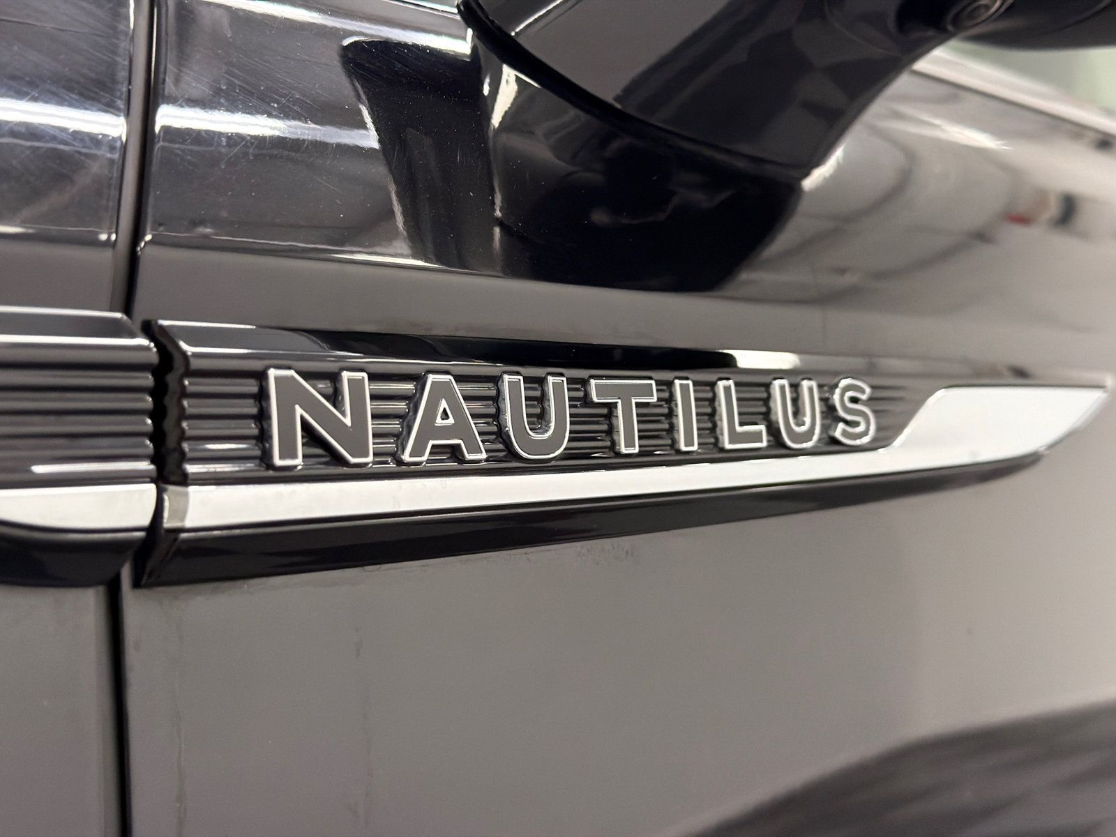 Used 2023 Lincoln Nautilus Black Label w/ Class II Trailer Tow Package AWD/4WD image 16