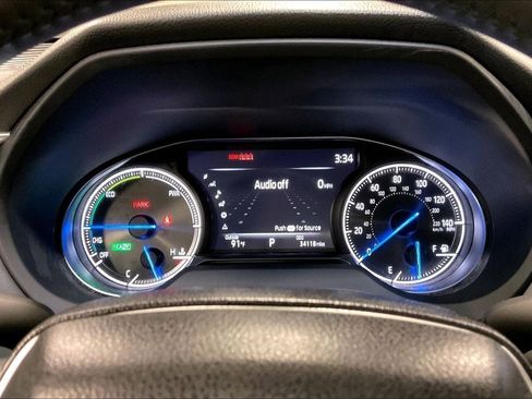 Used 2023 Toyota Venza LE AWD/4WD image 12