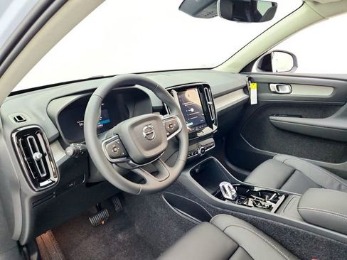 New 2026 Volvo XC40 B5 Plus w/ Protection Package Premier image 20