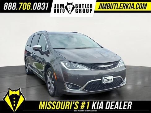 Used 2019 Chrysler Pacifica Limited w/ Advanced Safetytec Group FWD image 29