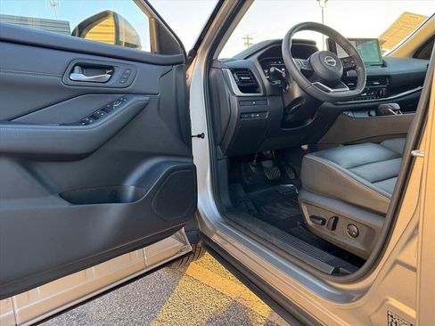 Certified 2024 Nissan Rogue SL w/ SL Premium Package image 14