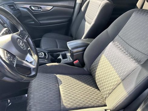 Certified 2019 Nissan Rogue SV image 23