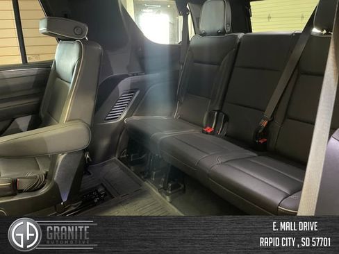 Used 2023 GMC Yukon SLT w/ SLT Luxury Package AWD/4WD image 24