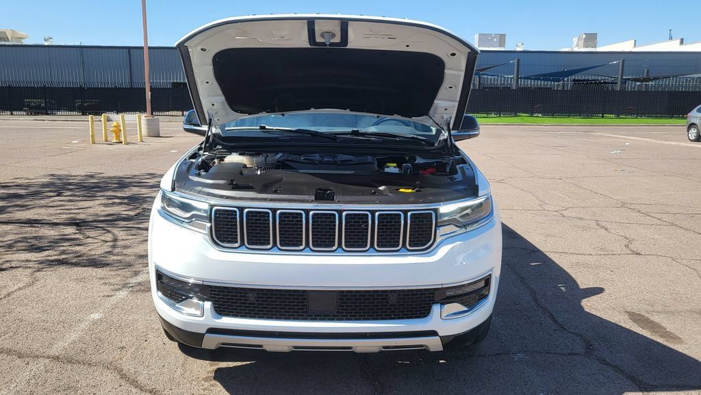 Used 2024 Jeep Wagoneer L Series II w/ Flexible Seating Group RWD image 46