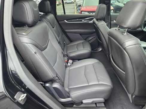 Used 2021 Cadillac XT6 Premium Luxury image 9