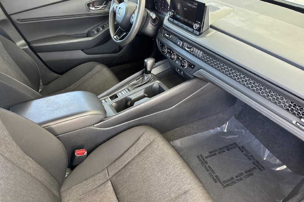 Certified 2023 Honda Accord EX image 17