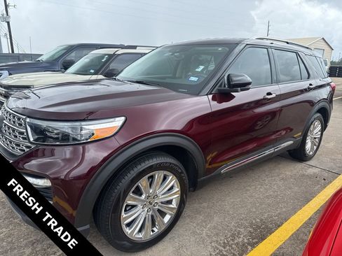 Used 2022 Ford Explorer Limited w/ Equipment Group 301A image 3