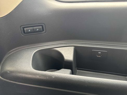 Used 2024 Ford Expedition XLT image 38