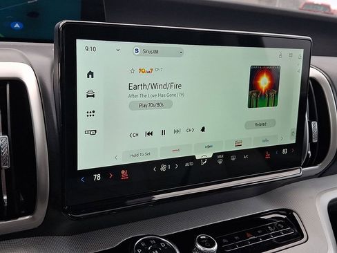 Used 2025 Ford Expedition Active image 18