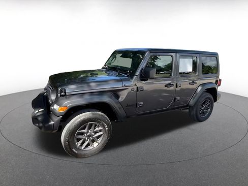 Used 2025 Jeep Wrangler Unlimited Sport AWD/4WD image 8