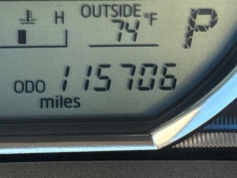 Used 2013 Toyota RAV4 Limited AWD/4WD image 19