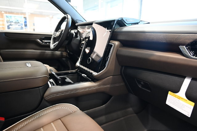 New 2026 GMC Yukon XL Denali Ultimate AWD/4WD image 17