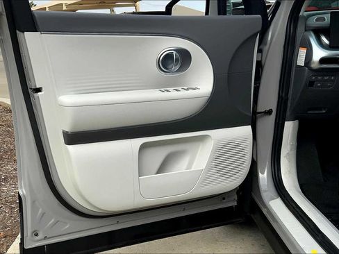 New 2026 Hyundai Ioniq 9 SE image 10