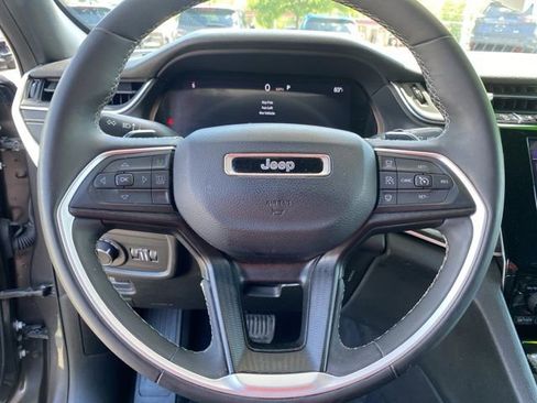 Used 2023 Jeep Grand Cherokee L Laredo AWD/4WD image 20