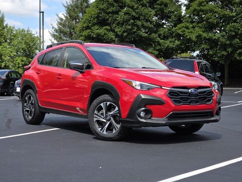 Used 2024 Subaru Crosstrek 2.0i Premium w/ Crosstrek Mirror Package AWD/4WD image 2