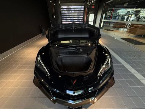 Used 2025 Chevrolet Corvette Z06 w/ Z07 Performance Package RWD image 9