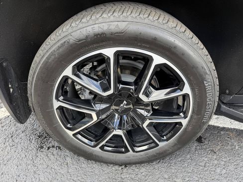 Used 2025 Chevrolet Suburban RST w/ Comfort Package AWD/4WD image 47