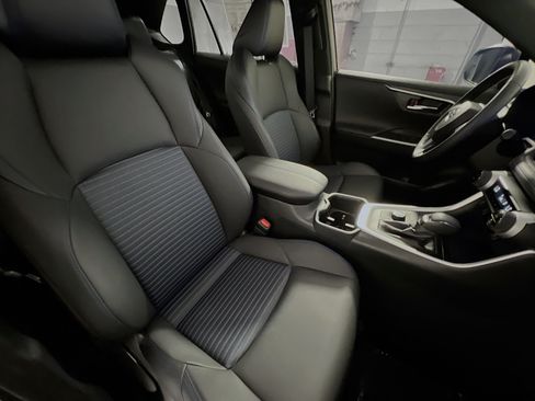 Used 2023 Toyota RAV4 XSE AWD/4WD image 31