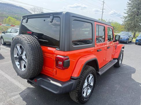 Used 2020 Jeep Wrangler Unlimited Sahara AWD/4WD image 4