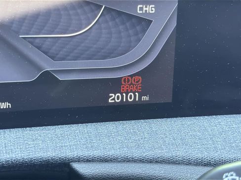 Used 2022 Kia EV6 Light image 19