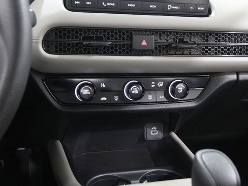 Used 2023 Honda HR-V LX image 13