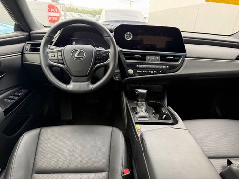 Used 2023 Lexus ES 300h 300h w/ Premium Package image 8