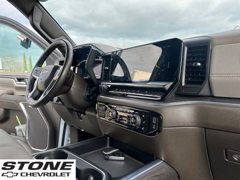 Certified 2024 Chevrolet Silverado 2500 LTZ w/ LTZ Premium Package image 28