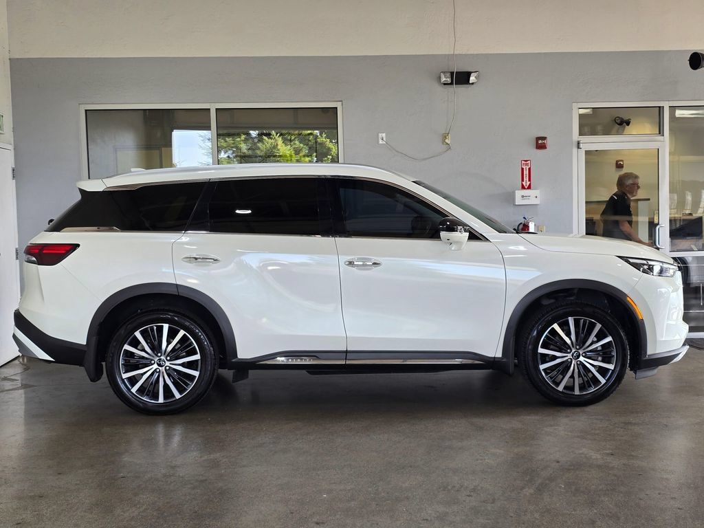 Certified 2023 INFINITI QX60 Sensory w/ Cargo Package AWD/4WD image 4