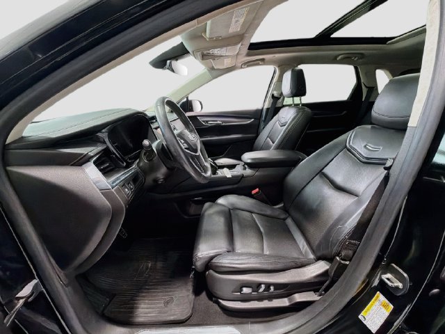 Used 2017 Cadillac XT5 Premium Luxury w/ LPO, Wheel Lock Package FWD image 18