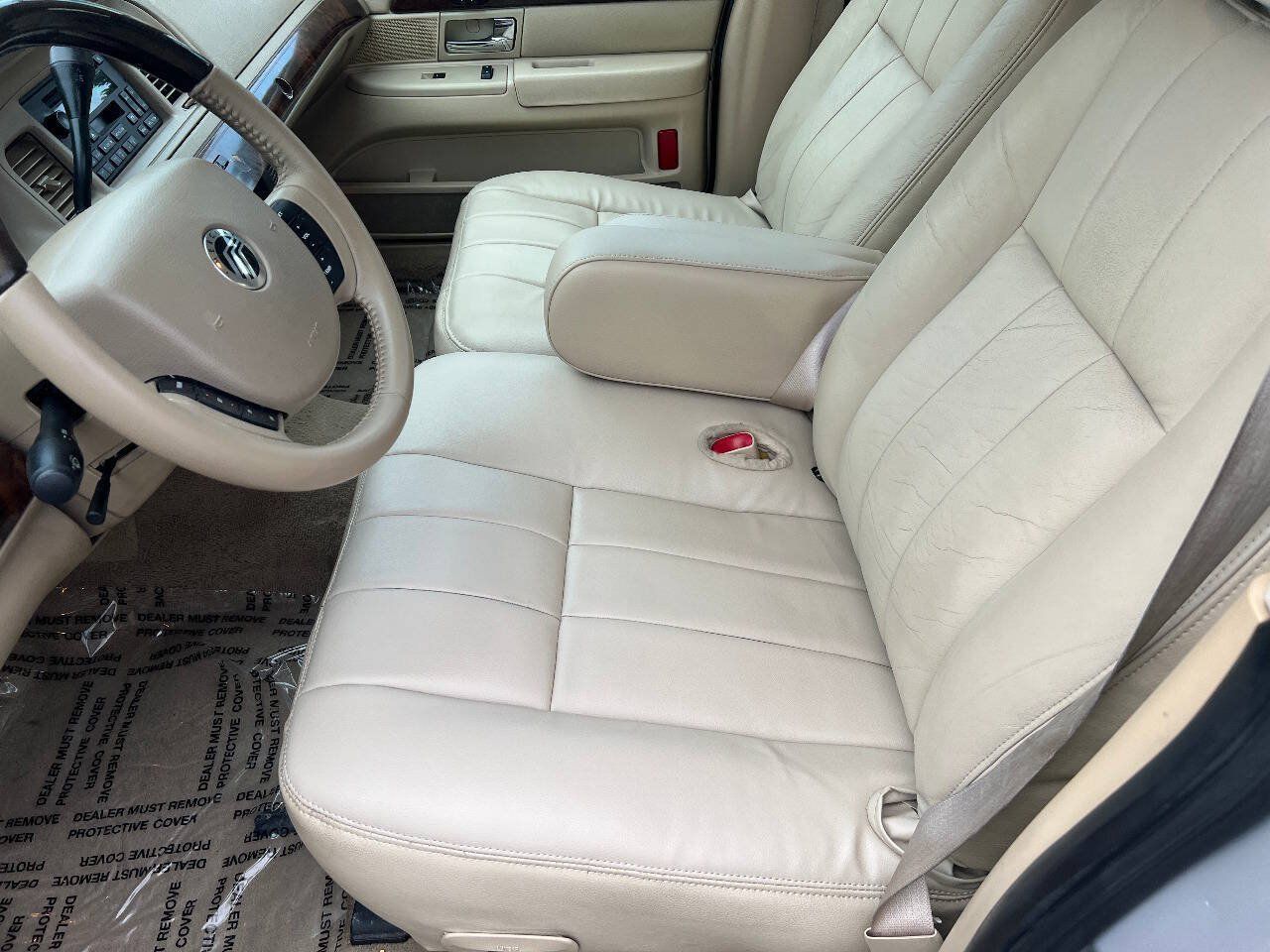 Used 2010 Mercury Grand Marquis LS RWD image 19