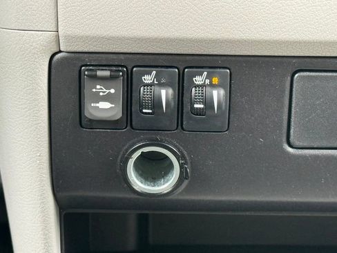 Used 2015 Toyota Sienna XLE w/ XLE Navigation Package AWD/4WD image 30