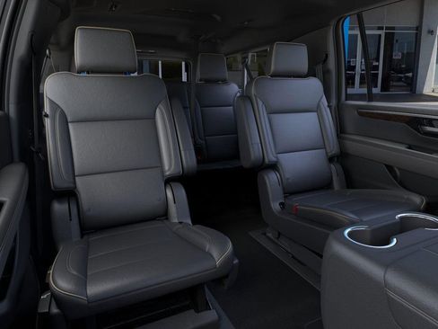 New 2026 Chevrolet Suburban Premier RWD image 17