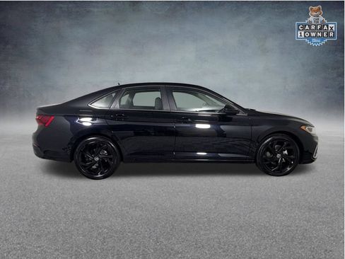 Used 2025 Volkswagen Jetta SE FWD image 10