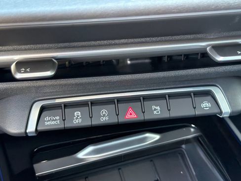 New 2026 Audi Q3 quattro 2.0T AWD/4WD image 17