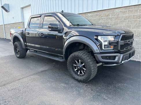 Used 2019 Ford F150 Raptor w/ Equipment Group 802A Luxury image 2
