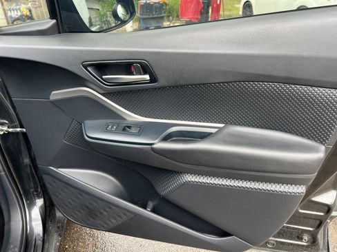 Used 2021 Toyota C-HR LE FWD image 17