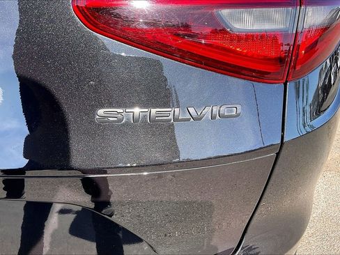 Used 2020 Alfa Romeo Stelvio Sport w/ Quick Order Package 22K Sport RWD image 26