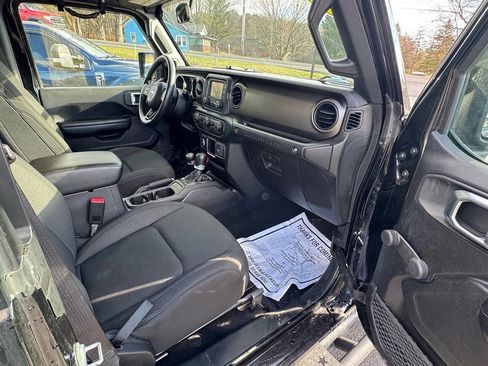 Used 2019 Jeep Wrangler Sport AWD/4WD image 10